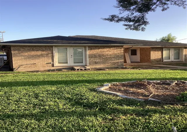 Photo 1 of Single family home for sale at 114 E Palm St, Fresno, TX 77545 | MLS# 31435545 | Listing updated on 2026-09-06
