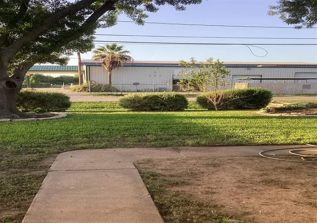 Photo 3 of Single family home for sale at 114 E Palm St, Fresno, TX 77545 | MLS# 31435545 | Listing updated on 2026-09-06