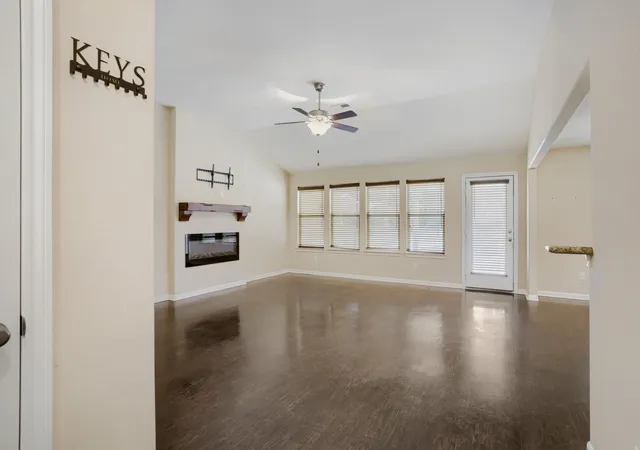 Photo 4 of Single family home for sale at 336 Wild Oak Dr, Huffman, TX 77336 | MLS# 56523988 | Listing updated on 2026-09-18