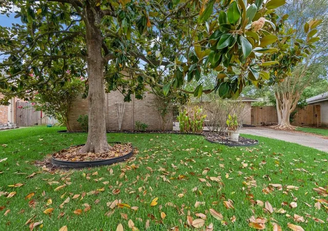 Photo 2 of Single family home for sale at 5822 Fallengate Dr, Spring, TX 77373 | MLS# 74903112 | Listing updated on 2026-09-23