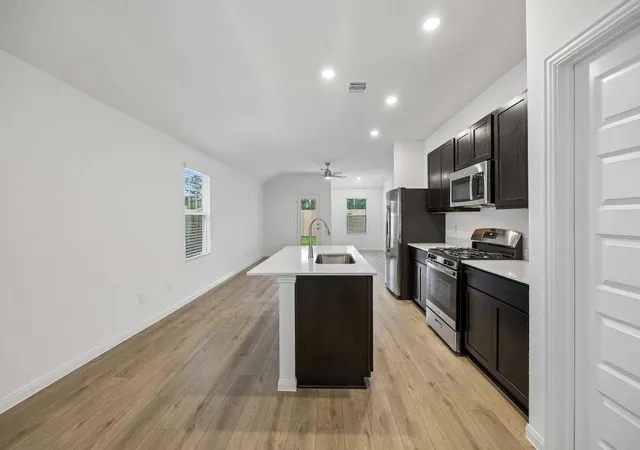 Photo 4 of Single family home for sale at 13803 Lago Vista Dr, Iowa Colony, TX 77583 | MLS# 13728844 | Listing updated on 2026-09-22