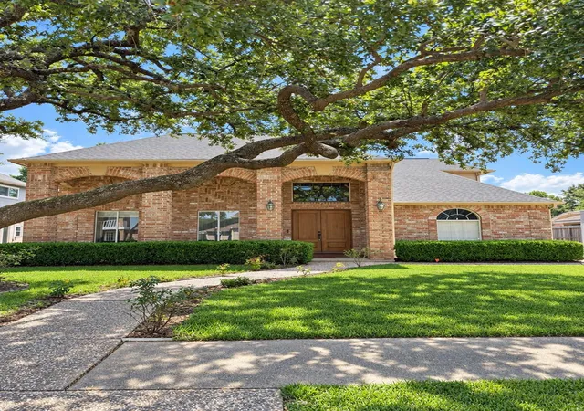 Photo 2 of Single family home for sale at 12419 Burgoyne Dr, Houston, TX 77077 | MLS# 62996843 | Listing updated on 2026-09-24