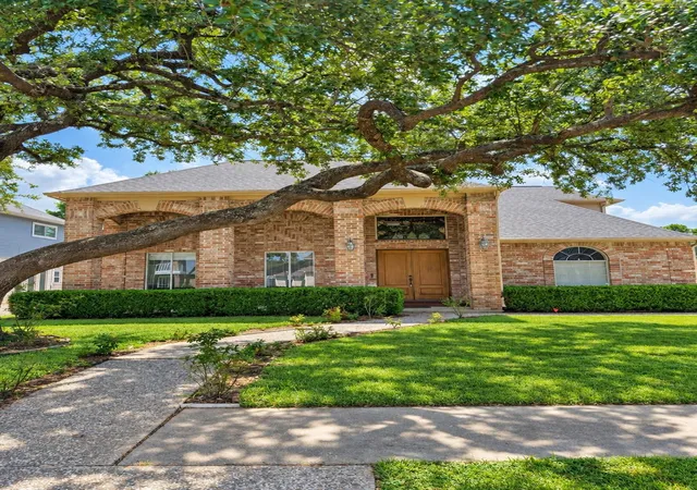 Photo 3 of Single family home for sale at 12419 Burgoyne Dr, Houston, TX 77077 | MLS# 62996843 | Listing updated on 2026-09-24