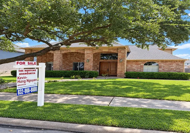 Photo 3 of Single family home for sale at 12419 Burgoyne Dr, Houston, TX 77077 | MLS# 62996843 | Listing updated on 2026-09-24