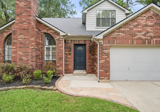 Photo 2 of Sale Pending at 19 Village Knoll Pl, Spring, TX 77381 | MLS# 72160196 | Listing updated on 2026-09-14