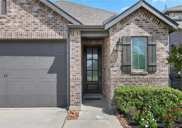 Photo 3 of Single family home for sale at 13020 Cobalt Cvs Ct, La Marque, TX 77568 | MLS# 10238021 | Listing updated on 2026-09-19