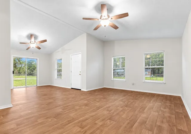 Photo 4 of Single family home for sale at 126 County Rd 2802, Cleveland, TX 77327 | MLS# 42880604 | Listing updated on 2026-10-06