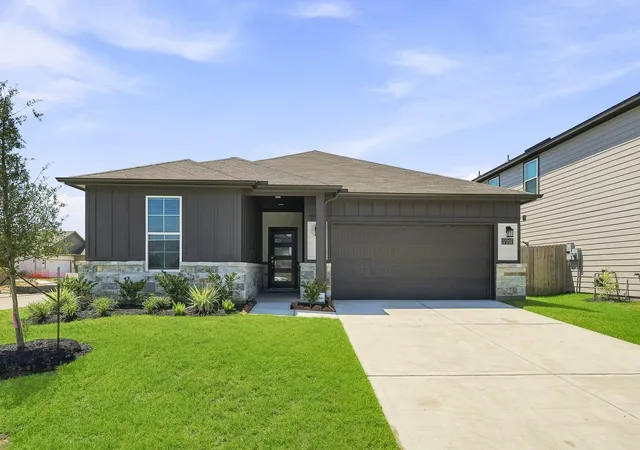 Photo 1 of Single family home for sale at 17207 White Peace Dr, Waller, TX 77484 | MLS# 18842447 | Listing updated on 2026-10-07