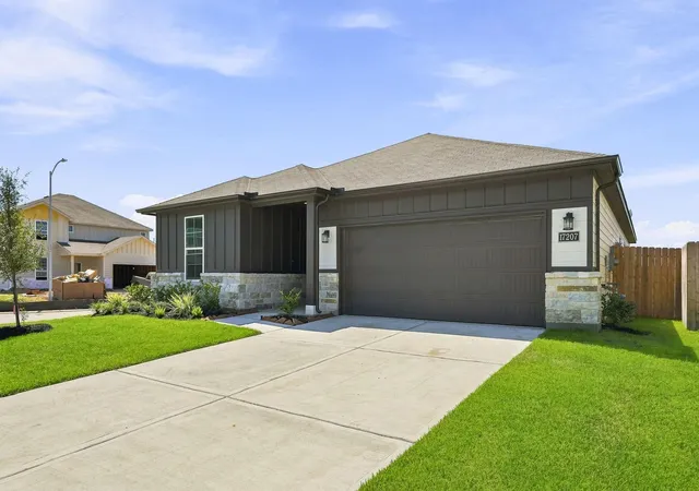 Photo 2 of Single family home for sale at 17207 White Peace Dr, Waller, TX 77484 | MLS# 18842447 | Listing updated on 2026-10-07
