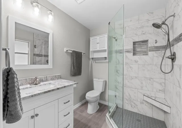 Photo 4 of Single family home for sale at 209 Summit Dr, Conroe, TX 77303 | MLS# 18511801 | Listing updated on 2026-09-17