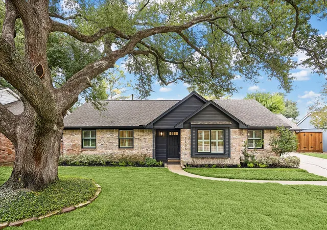 Photo 1 of Sale Pending at 2506 Anniston Dr, Houston, TX 77080 | MLS# 64893072 | Listing updated on 2026-09-15