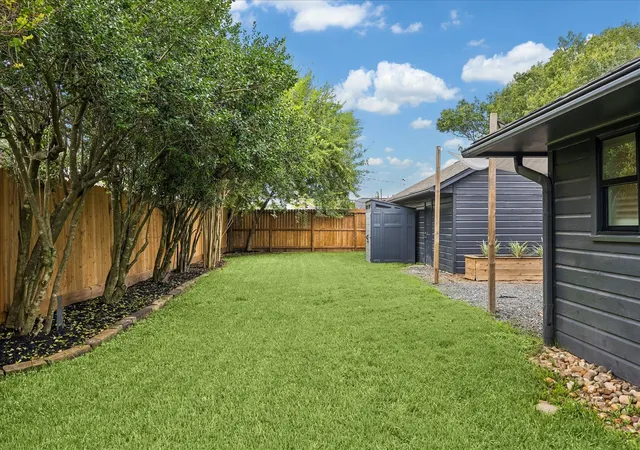 Photo 4 of Sale Pending at 2506 Anniston Dr, Houston, TX 77080 | MLS# 64893072 | Listing updated on 2026-09-15