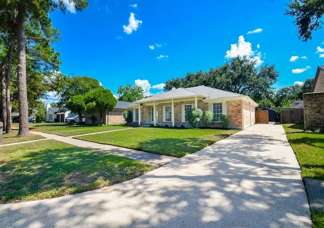 Photo 3 of Single family home for sale at 22135 Elsinore Dr, Katy, TX 77450 | MLS# 41878690 | Listing updated on 2026-09-10