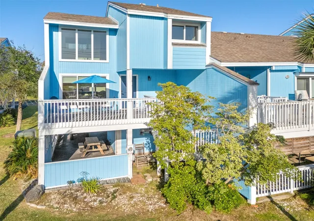 Photo 3 of Townhouse for sale at 201 Jean Lafitte Cvs, Galveston, TX 77554 | MLS# 53028444 | Listing updated on 2026-10-09