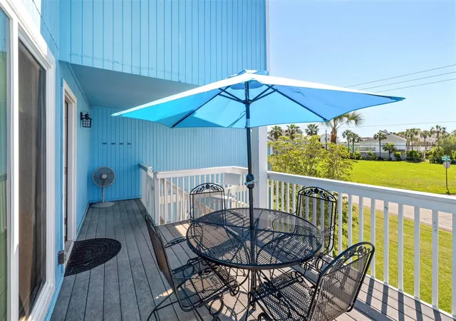Photo 4 of Townhouse for sale at 201 Jean Lafitte Cvs, Galveston, TX 77554 | MLS# 53028444 | Listing updated on 2026-10-09