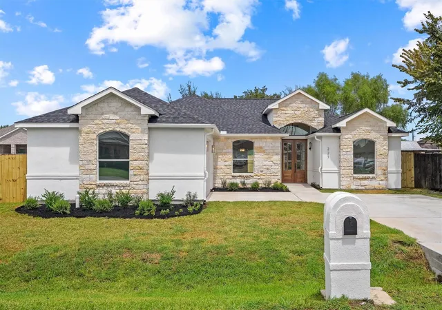 Photo 1 of Single family home for sale at 227 Manor Ave, Rosharon, TX 77583 | MLS# 27769465 | Listing updated on 2026-09-12