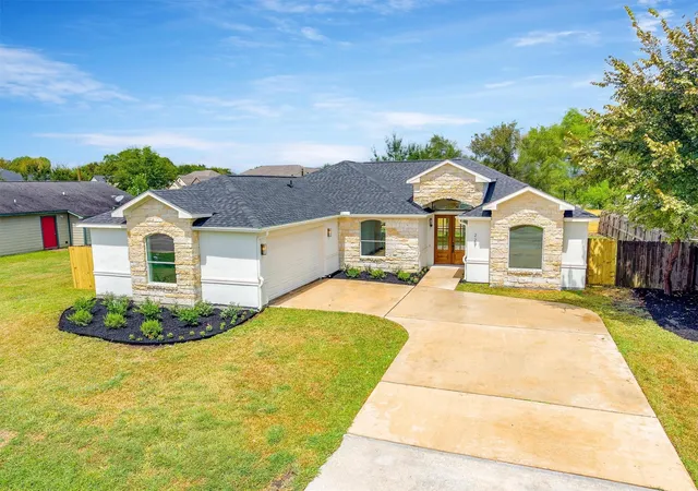 Photo 4 of Single family home for sale at 227 Manor Ave, Rosharon, TX 77583 | MLS# 27769465 | Listing updated on 2026-09-15