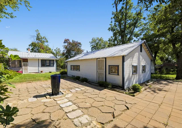 Photo 3 of Single family home for sale at 422 Cass Ave, San Antonio, TX 78204 | MLS# 48425579 | Listing updated on 2026-09-04