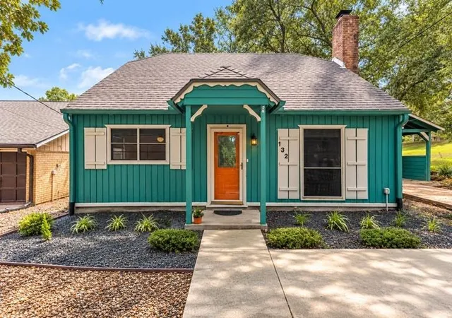 Photo 3 of Single family home for sale at 132 Paradise Valley, Conroe, TX 77304 | MLS# 66810800 | Listing updated on 2026-09-12