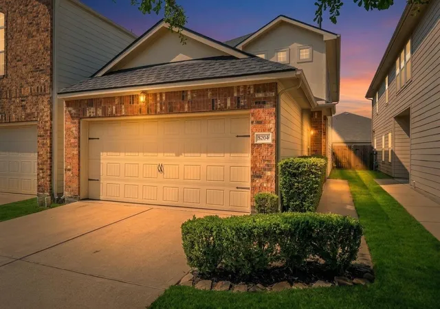 Photo 1 of Sale Pending at 5204 Caldera Ct, Houston, TX 77066 | MLS# 8597792 | Listing updated on 2026-09-24