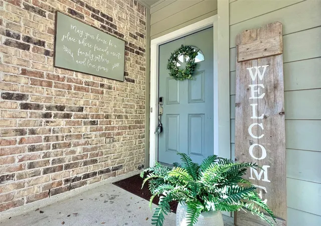 Photo 2 of Single family home for sale at 46 Flickering Sun Ct, Spring, TX 77382 | MLS# 976512 | Listing updated on 2026-09-09