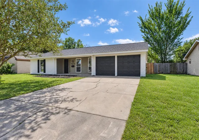Photo 2 of Single family home for sale at 9419 Val Verde St, Houston, TX 77063 | MLS# 38591322 | Listing updated on 2026-09-27