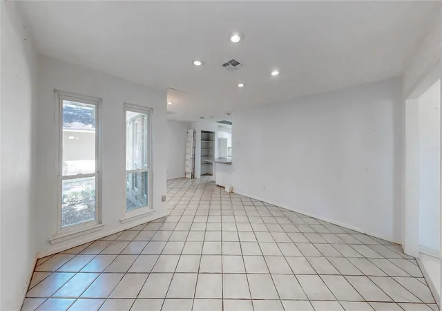 Photo 4 of Sale Pending at 18231 Barbuda Ln, Houston, TX 77058 | MLS# 76884538 | Listing updated on 2026-09-09