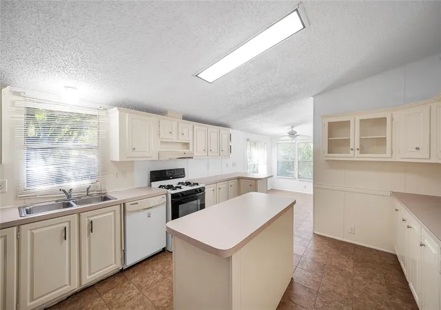 Single family home for sale at 3614 College St, Damon, TX 77430 | MLS# 57996992