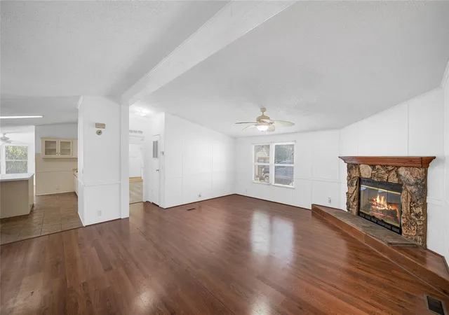 Photo 2 of Single family home for sale at 3614 College St, Damon, TX 77430 | MLS# 57996992 | Listing updated on 2026-09-02