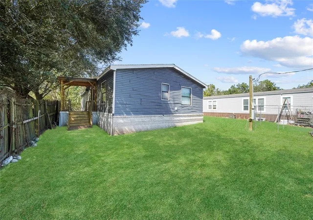 Photo 3 of Single family home for sale at 3614 College St, Damon, TX 77430 | MLS# 57996992 | Listing updated on 2026-09-02