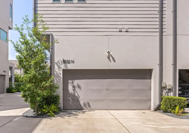 Photo 3 of Single family home for sale at 1232 W 24th Street #H, Houston, TX 77008 | MLS# 91895519 | Listing updated on 2026-09-24