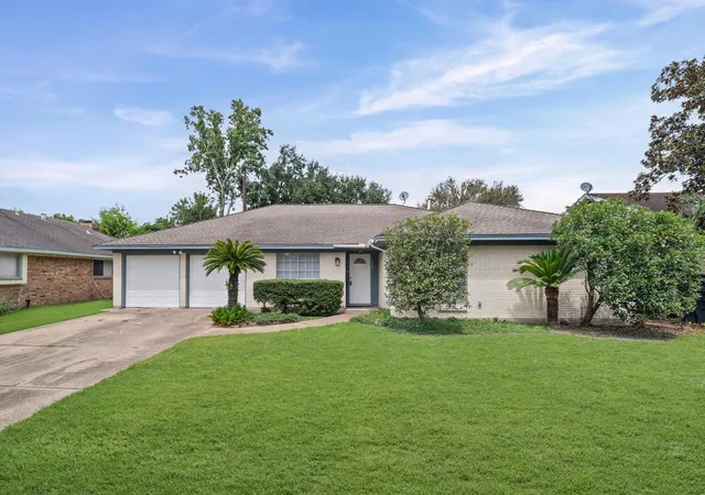 Photo 1 of Sale Pending at 8223 Gulf Tree Ln, Houston, TX 77075 | MLS# 58306115 | Listing updated on 2026-09-25