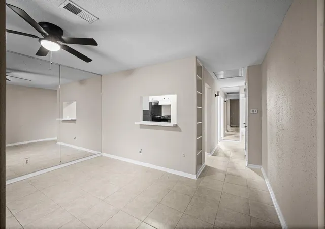Photo 1 of Condo for sale at 6401 Skyline Dr #38, Houston, TX 77057 | MLS# 72843288 | Listing updated on 2026-09-13