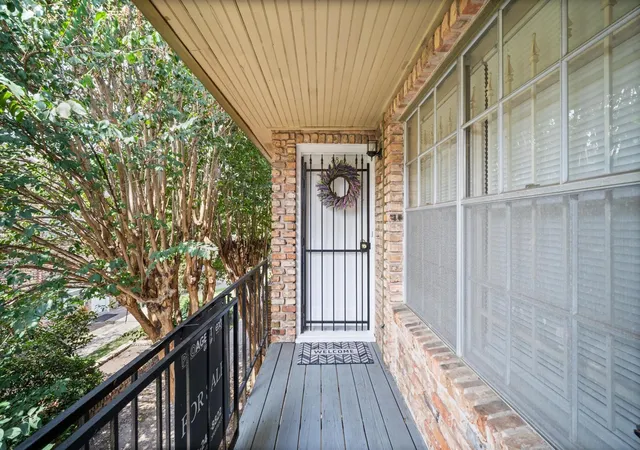 Photo 2 of Condo for sale at 6401 Skyline Dr #38, Houston, TX 77057 | MLS# 72843288 | Listing updated on 2026-09-13