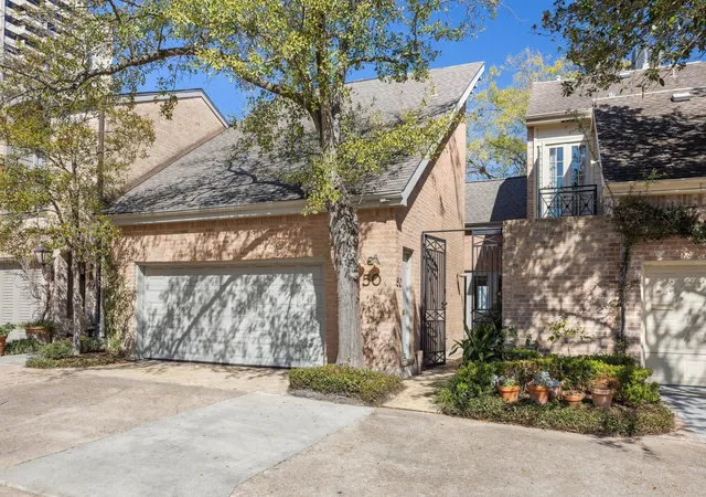 Photo 3 of Townhouse for sale at 10 S Briar Holw Ln #50, Houston, TX 77027 | MLS# 6703302 | Listing updated on 2026-09-12