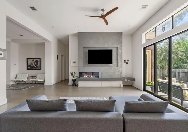 Photo 2 of Single family home for sale at 5427 Maple St, Houston, TX 77096 | MLS# 79122790 | Listing updated on 2026-09-13