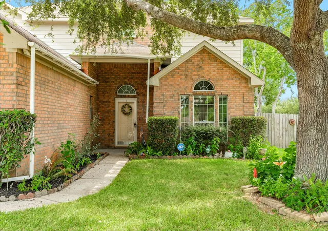 Photo 2 of Single family home for sale at 201 N Golden Oak Dr, Texas City, TX 77591 | MLS# 48693792 | Listing updated on 2026-09-09