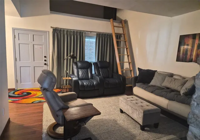 Photo 3 of Condo for sale at 2507 Montrose Blvd #39, Houston, TX 77006 | MLS# 14413711 | Listing updated on 2026-09-19