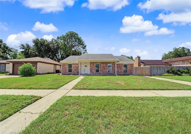 Photo 1 of Sale Pending at 7015 Northleaf Dr, Houston, TX 77086 | MLS# 86948736 | Listing updated on 2026-09-20
