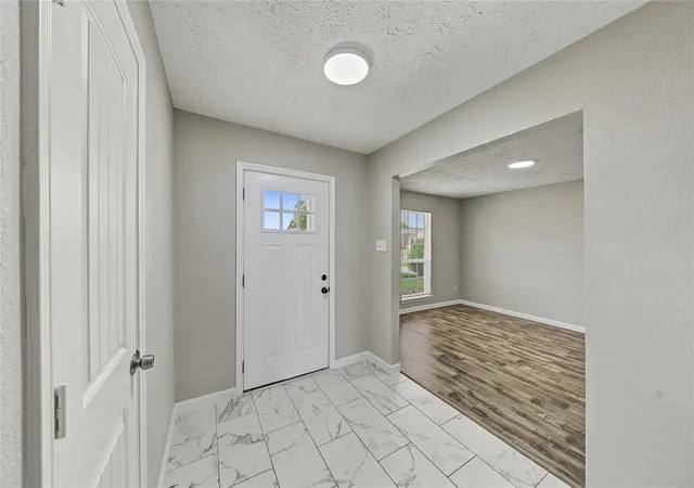 Photo 3 of Sale Pending at 7015 Northleaf Dr, Houston, TX 77086 | MLS# 86948736 | Listing updated on 2026-09-20