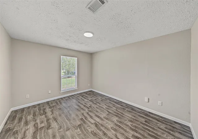 Photo 4 of Sale Pending at 7015 Northleaf Dr, Houston, TX 77086 | MLS# 86948736 | Listing updated on 2026-09-20
