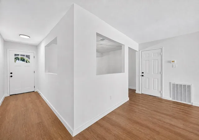 Photo 4 of Single family home for sale at 13814 Bella Dr, Cypress, TX 77429 | MLS# 98030782 | Listing updated on 2026-09-21