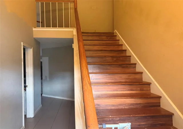 Photo 2 of Single family home for sale at 2114 Fountain Dr, Sugar Land, TX 77478 | MLS# 4371819 | Listing updated on 2026-09-18