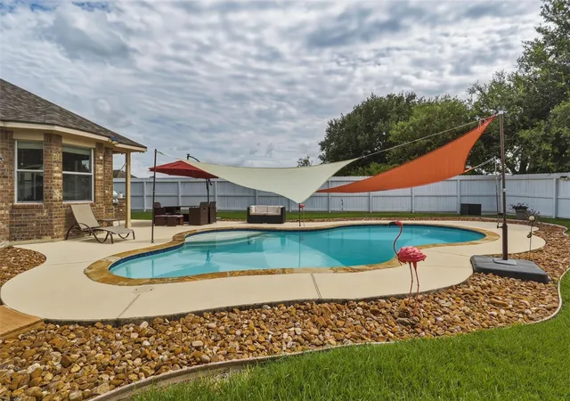 Photo 2 of Single family home for sale at 2861 Milano Ln, League City, TX 77573 | MLS# 33000348 | Listing updated on 2026-09-11