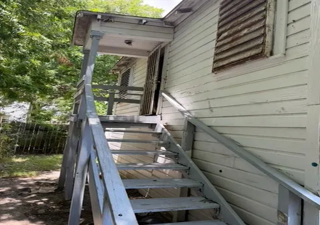 Photo 1 of Single family home for sale at 215 3rd Avenue N, Texas City, TX 77590 | MLS# 94589858 | Listing updated on 2026-09-19