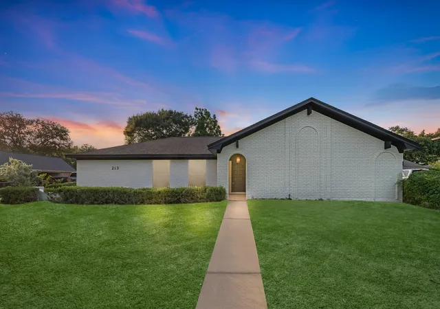 Photo 1 of Single family home for sale at 213 Westview Dr, Sealy, TX 77474 | MLS# 91642796 | Listing updated on 2026-09-04