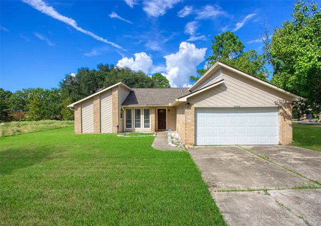 Photo 2 of Single family home for sale at 22516 Pebble Beach Way, Huntsville, TX 77320 | MLS# 10057683 | Listing updated on 2026-09-12