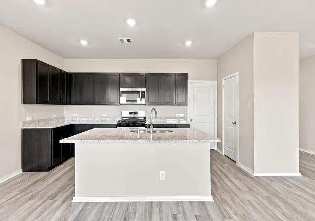 Photo 4 of Single family home for sale at 6711 Pebble Blf Ct, Cove, TX 77523 | MLS# 65462926 | Listing updated on 2026-10-07