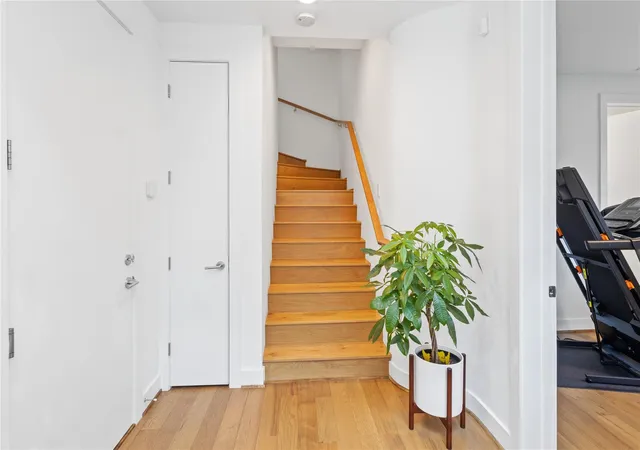 Photo 3 of Single family home for sale at 1302 Crocker St, Houston, TX 77019 | MLS# 30685895 | Listing updated on 2026-10-09
