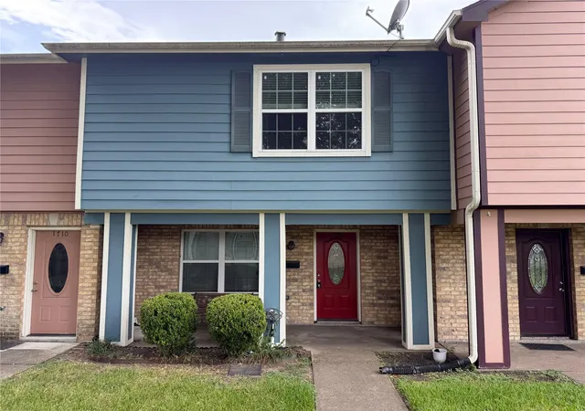 Photo 1 of Townhouse for sale at 1708 Doyle Ct #2, Pasadena, TX 77503 | MLS# 31676638 | Listing updated on 2026-09-10